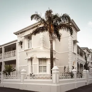 4* Hotel Noah House